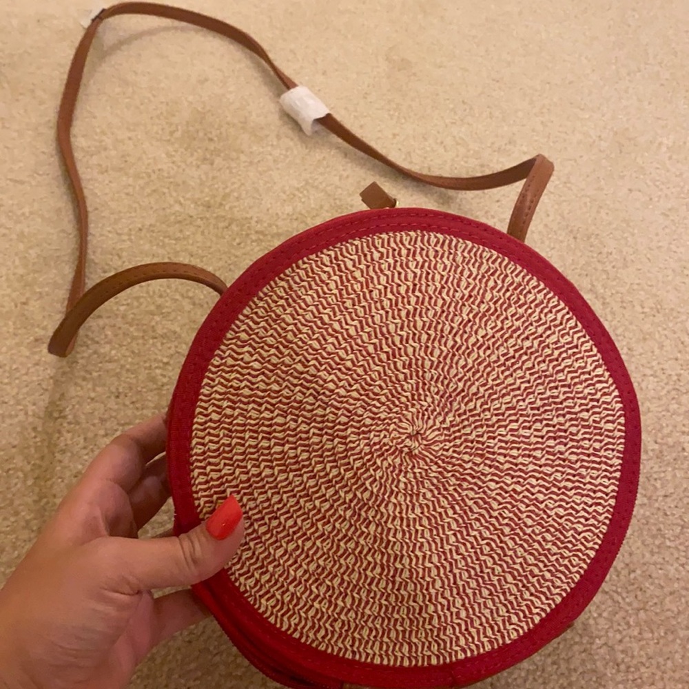 Round straw bag, crossbody
